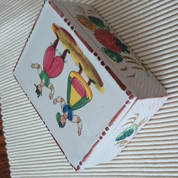 Ceramic Trinket box, made in Italy - Picture 4 of 7